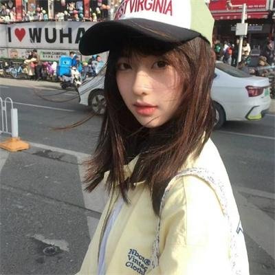 女孩舞步